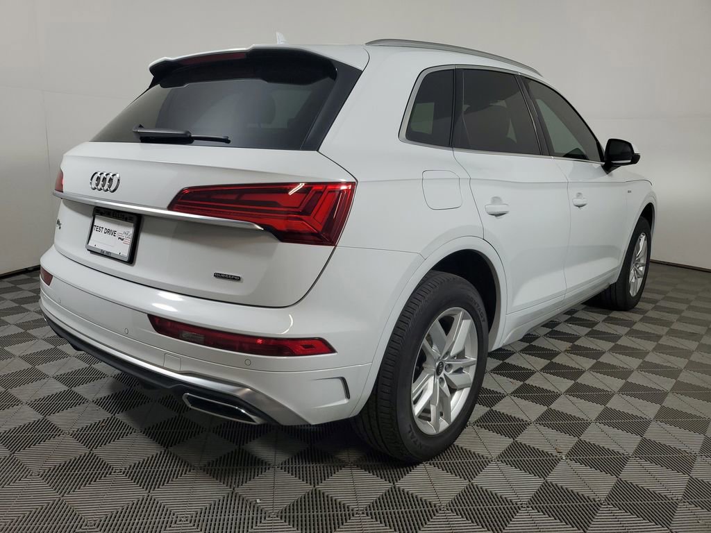 Used 2024 Audi Q5 2.0T Premium w/ Convenience Package image 6