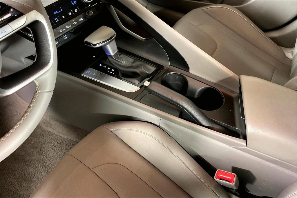 Used 2025 Hyundai Elantra Sport image 16