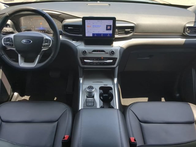 Used 2023 Ford Explorer XLT w/ Equipment Group 202A AWD/4WD image 14