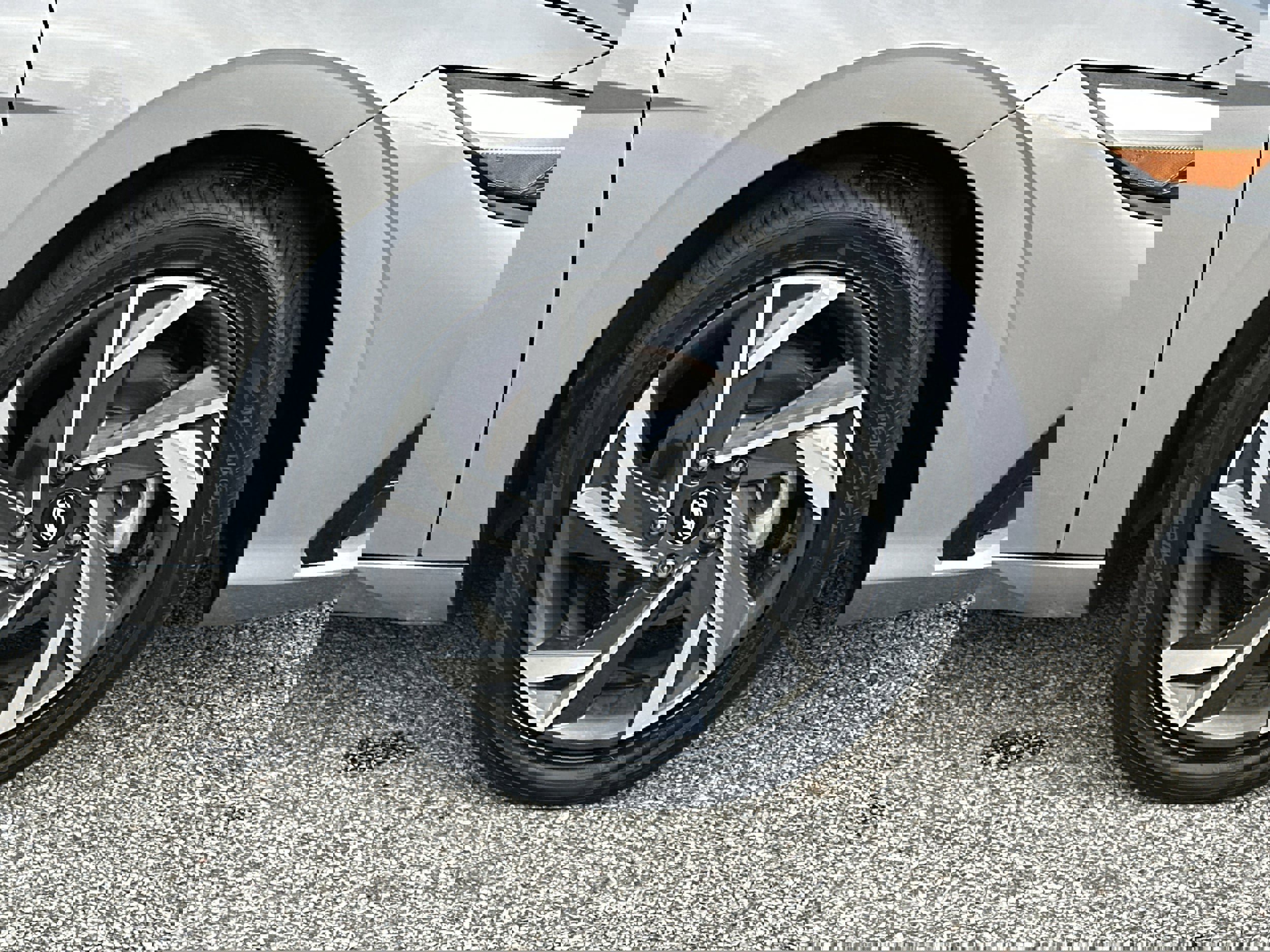 Used 2025 Hyundai Elantra SEL image 12