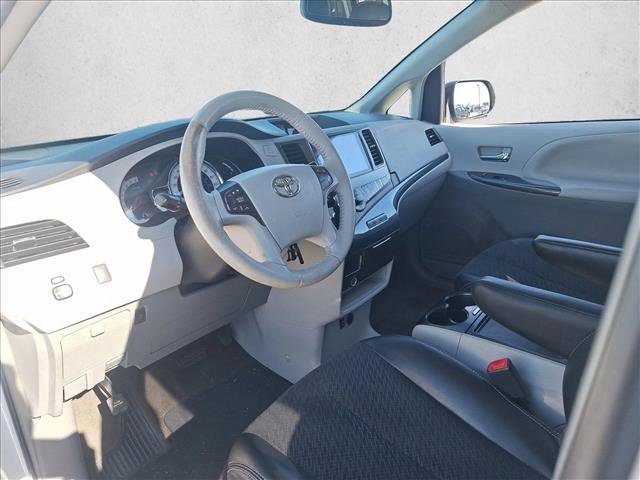 Used 2012 Toyota Sienna SE image 20