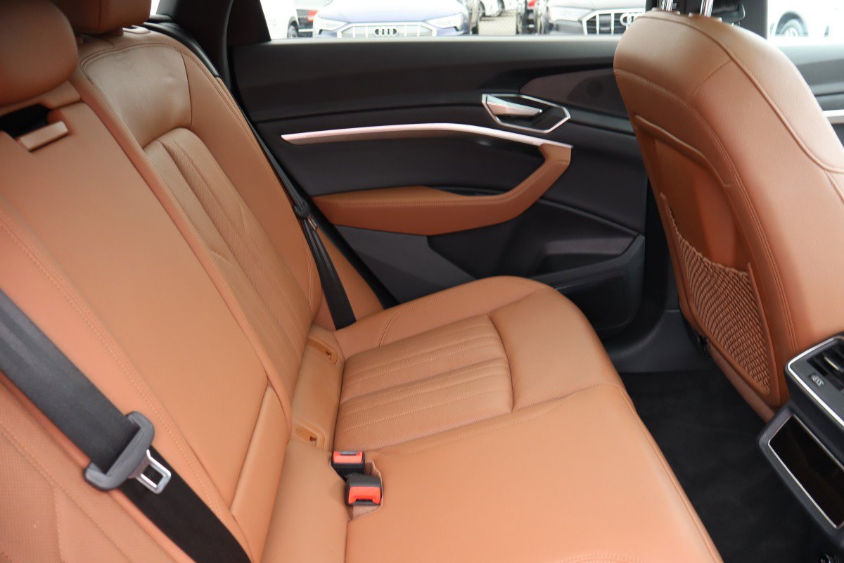 Used 2021 Audi e-tron Premium Plus w/ Premium Plus Package AWD/4WD image 15