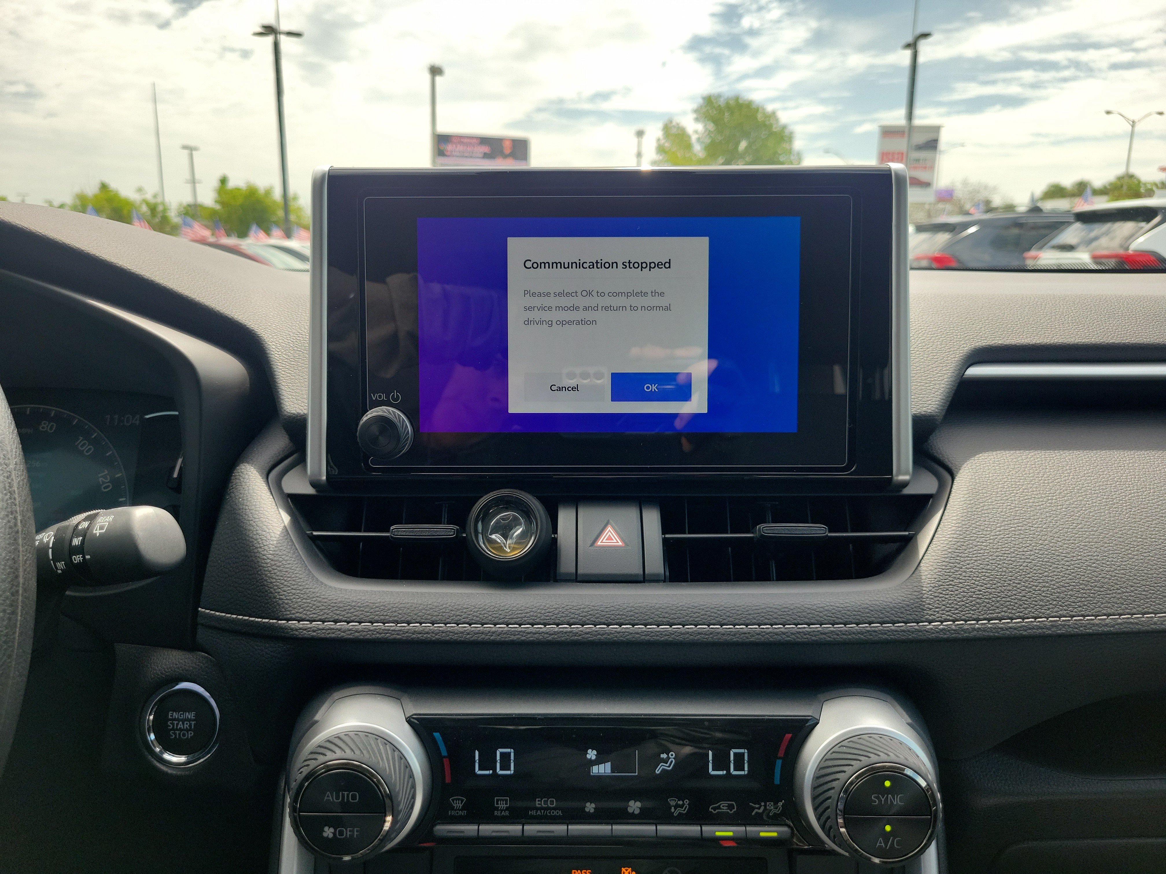 Used 2025 Toyota RAV4 XLE w/ Convenience Package FWD image 26