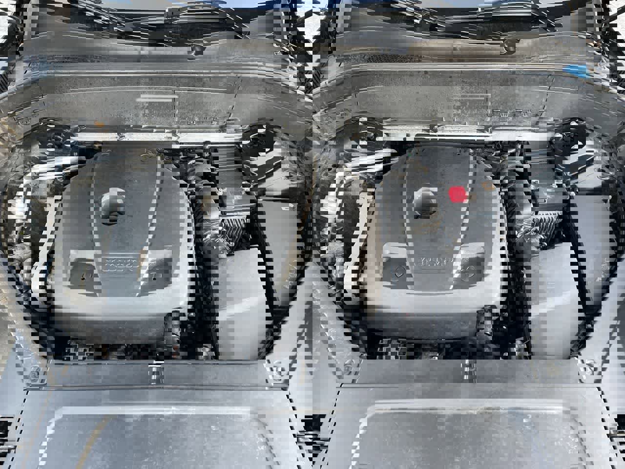 Used 2017 Volvo XC90 T6 Momentum w/ Vision Package image 38