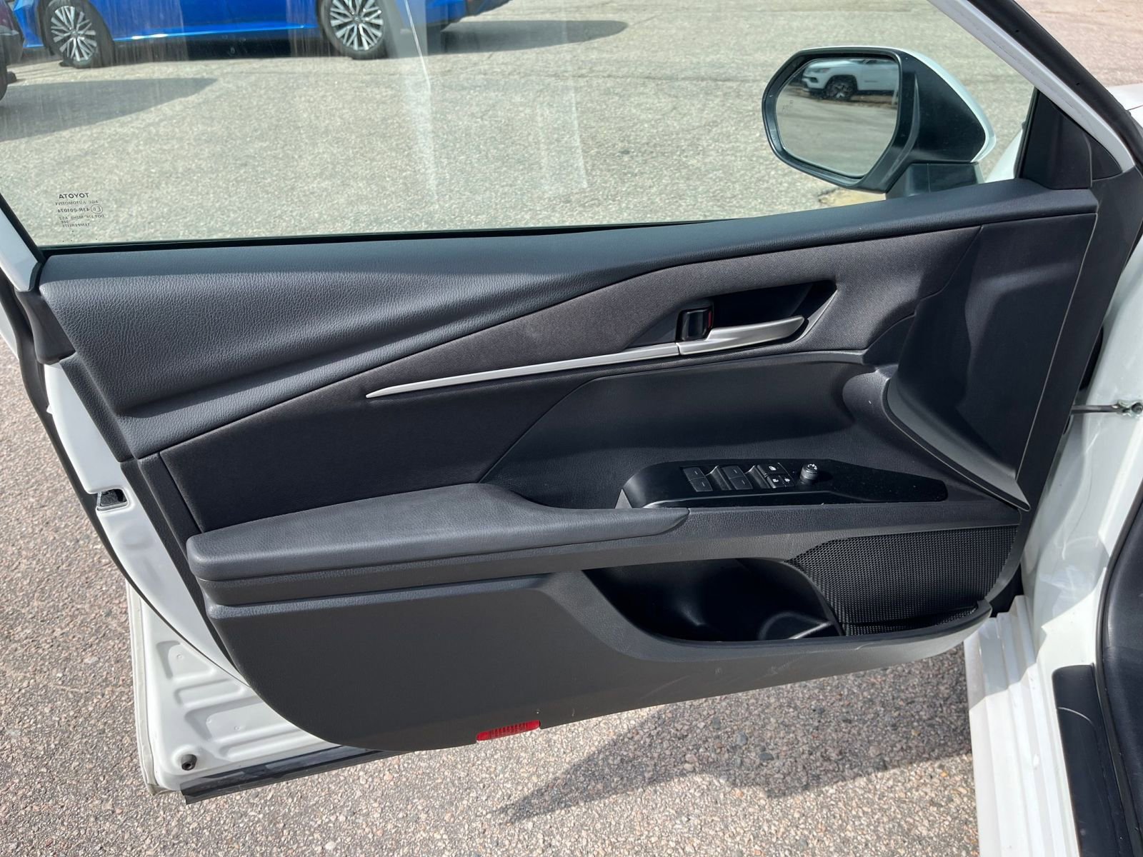 Used 2025 Toyota Camry LE image 18