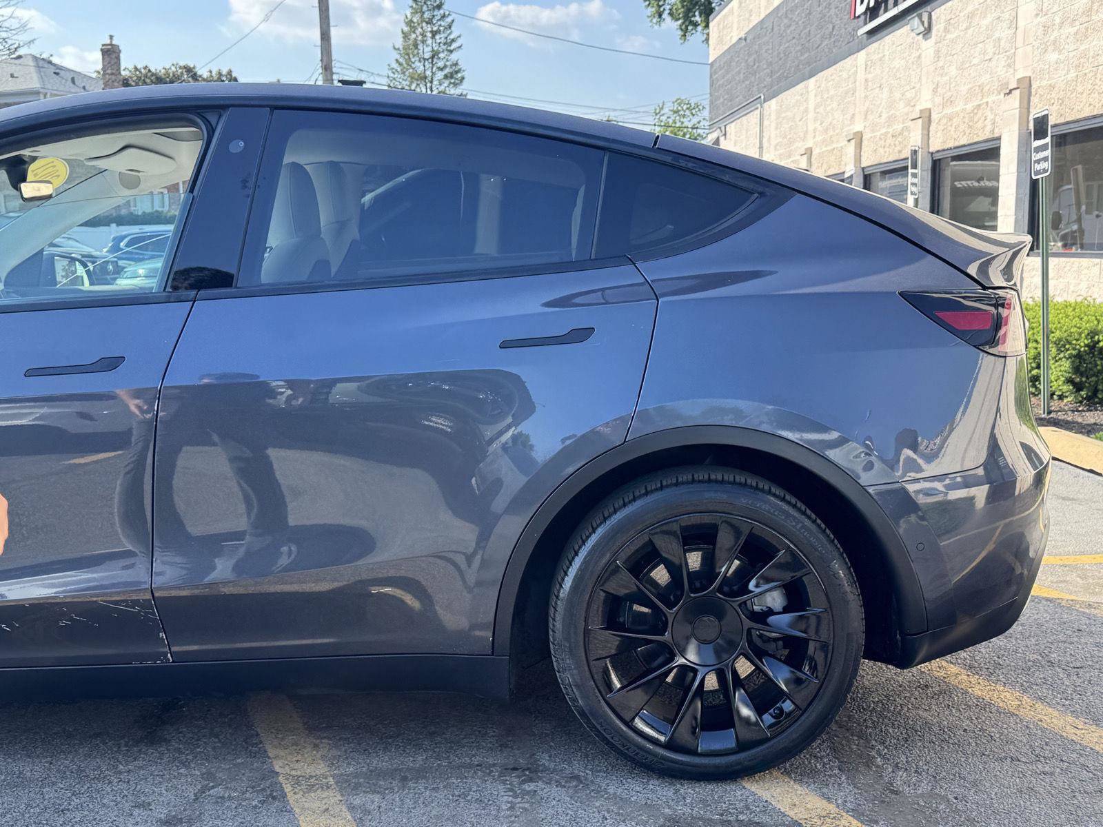Used 2021 Tesla Model Y Long Range AWD/4WD image 7