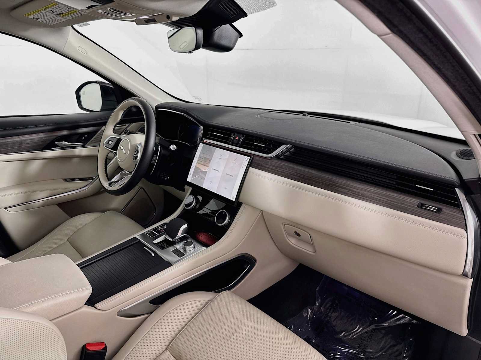 Used 2023 Jaguar F-PACE S AWD/4WD image 27