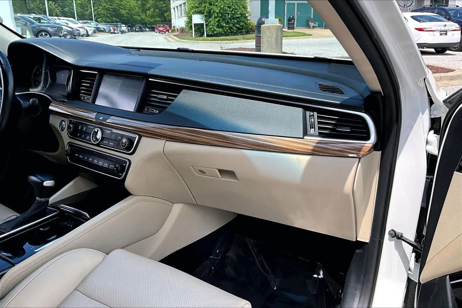 Used 2019 Kia Cadenza Technology FWD image 29