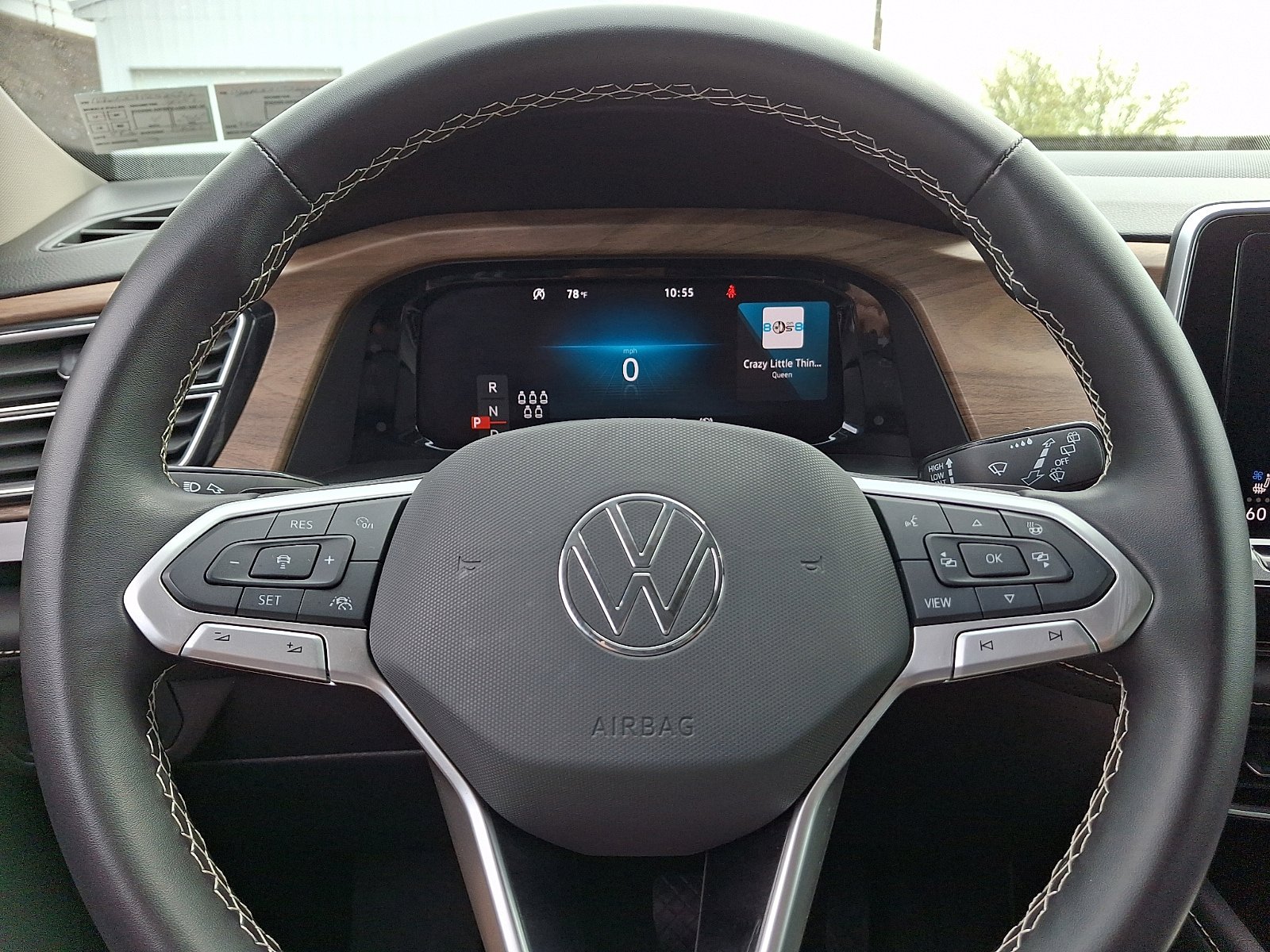 Used 2025 Volkswagen Atlas SE FWD image 18