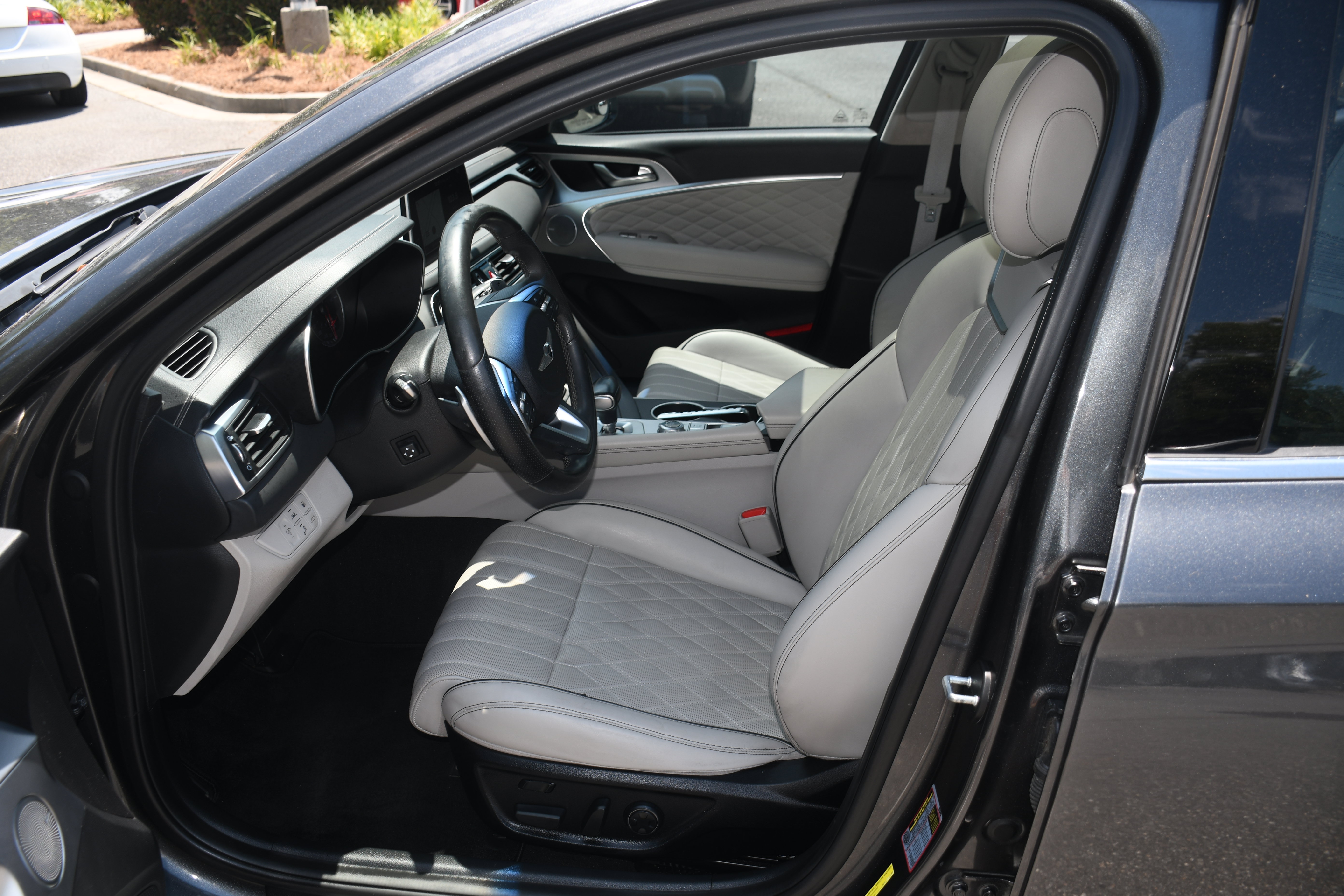 Used 2019 Genesis G70 2.0T Advanced w/ Dynamic Package RWD image 8
