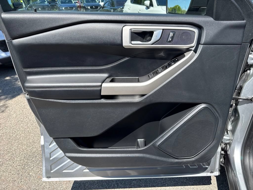 Certified 2022 Ford Explorer XLT w/ Equipment Group 202A AWD/4WD image 22