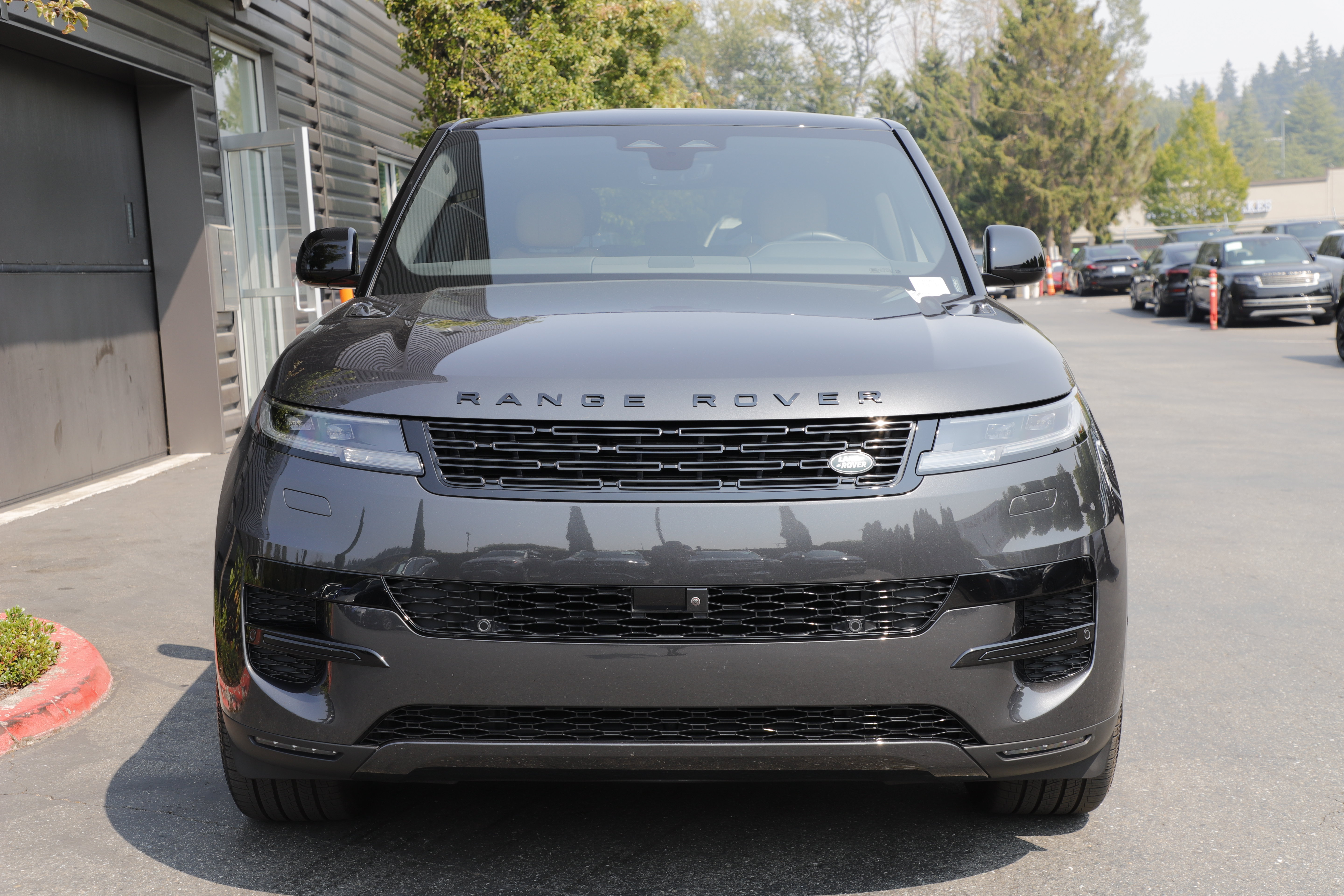Certified 2026 Land Rover Range Rover Sport SE AWD/4WD image 4