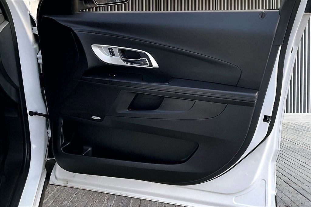 Used 2017 Chevrolet Equinox Premier w/ Enhanced Convenience Package image 25