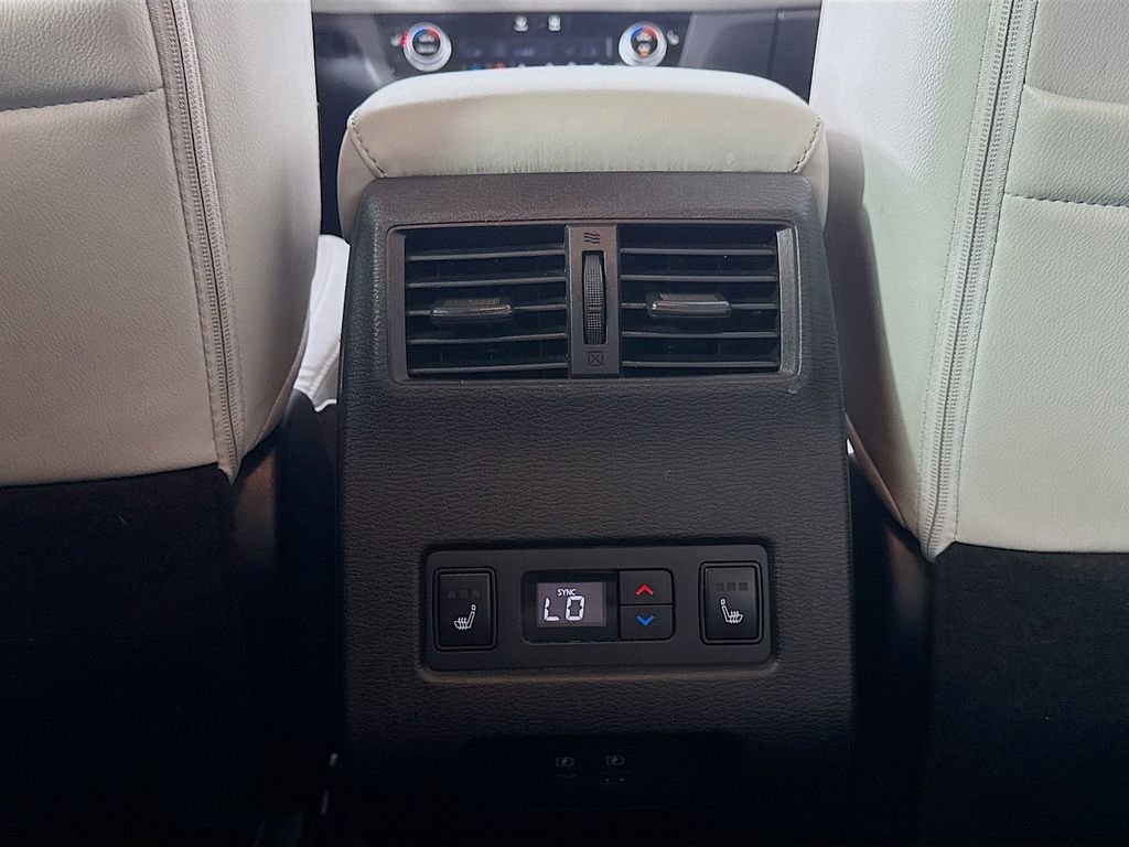 Used 2022 Mitsubishi Outlander SEL AWD/4WD image 32
