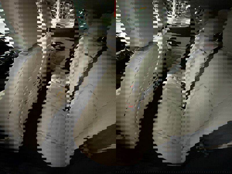 Used 2022 Jaguar E-PACE SE image 9