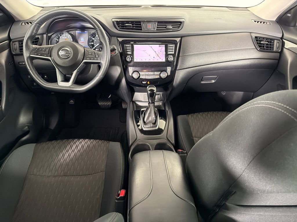 Used 2018 Nissan Rogue SV w/ Premium Package FWD image 24