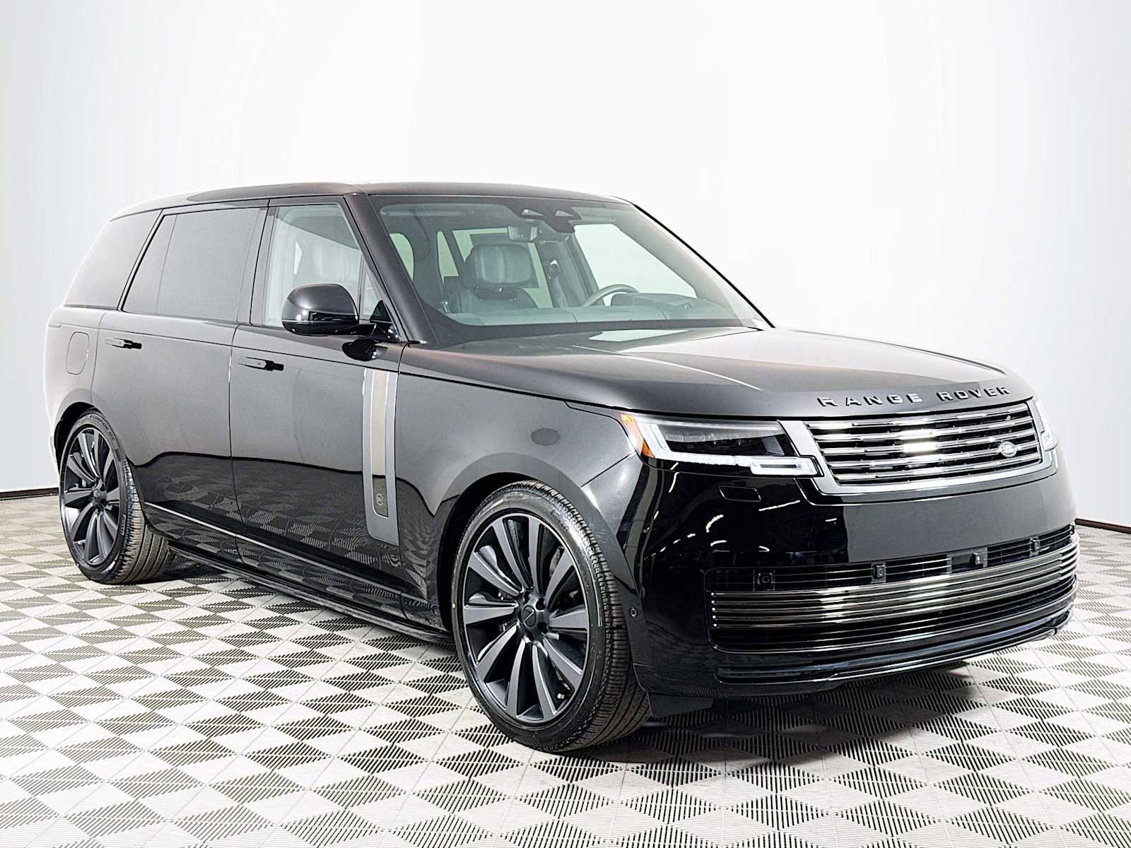 New 2026 Land Rover Range Rover SV image 3