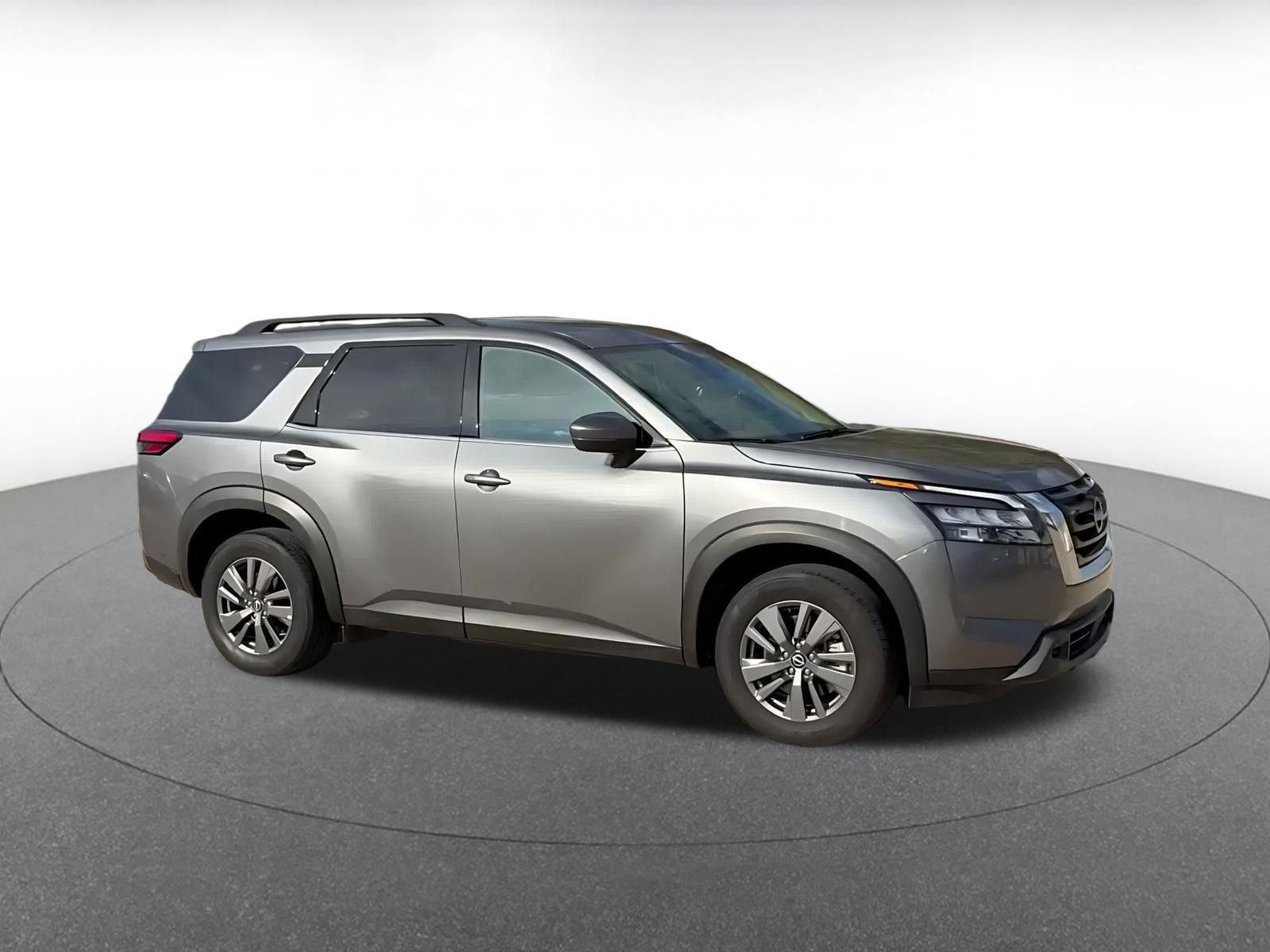 Used 2025 Nissan Pathfinder SV video 2