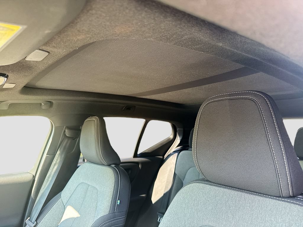 Used 2024 Volvo XC40 B5 Core AWD/4WD image 10