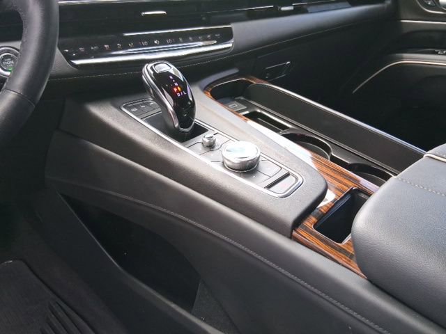 Used 2024 Cadillac Escalade Premium Luxury w/ Performance Package image 18