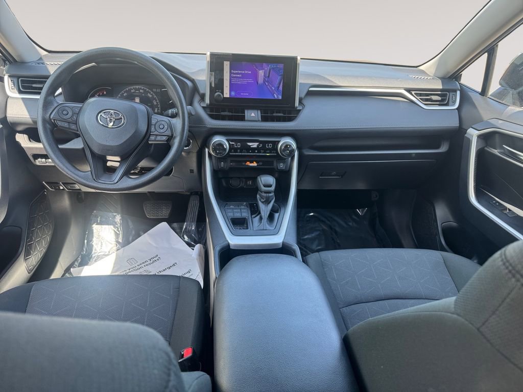 Used 2025 Toyota RAV4 XLE AWD/4WD image 10