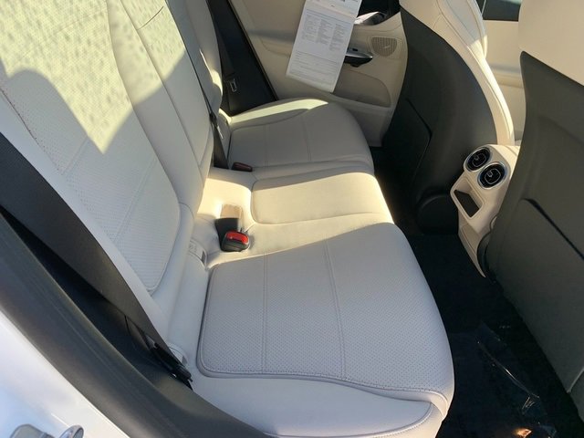 Used 2025 Mercedes-Benz GLC 300 4MATIC image 15