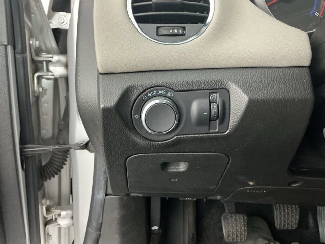 Used 2015 Chevrolet Cruze L FWD image 25