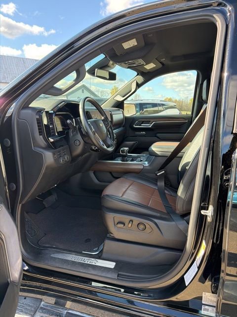 Used 2023 Chevrolet Silverado 1500 High Country image 5