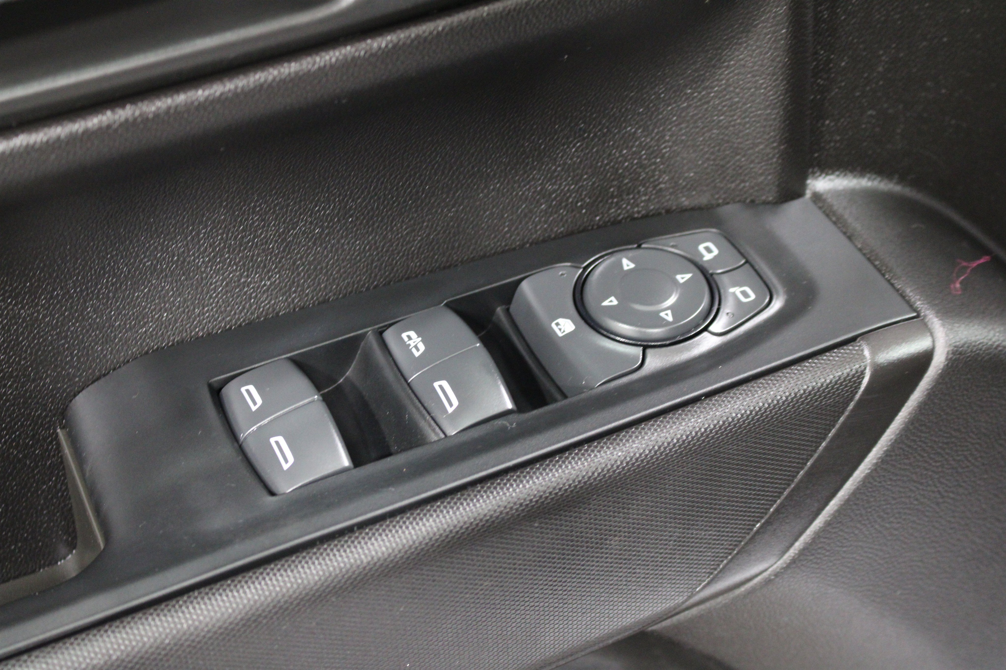 Used 2024 Chevrolet Silverado 1500 Custom RWD image 7