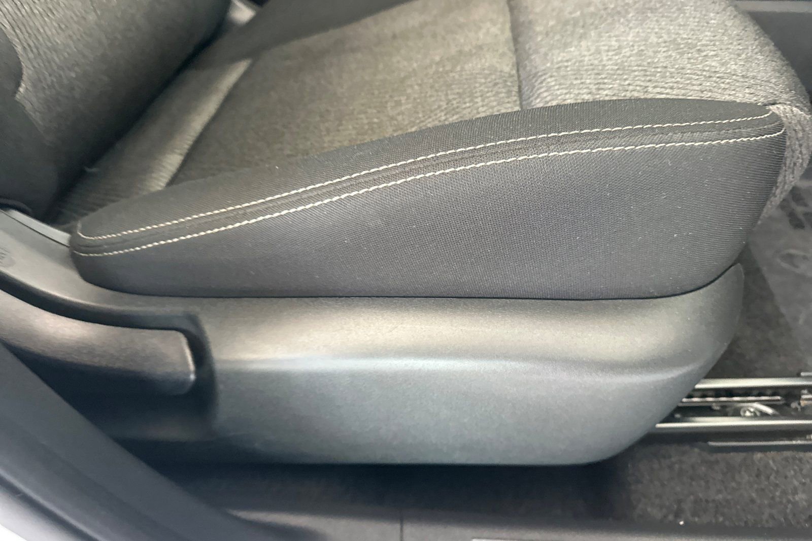 Used 2024 Nissan Rogue SV AWD/4WD image 23