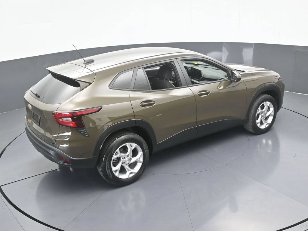 Used 2024 Chevrolet Trax LS w/ LS Convenience Package FWD image 46