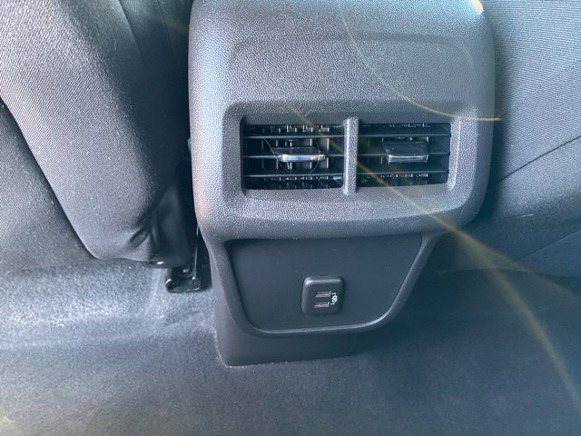 Used 2021 Chevrolet Equinox LT FWD image 22