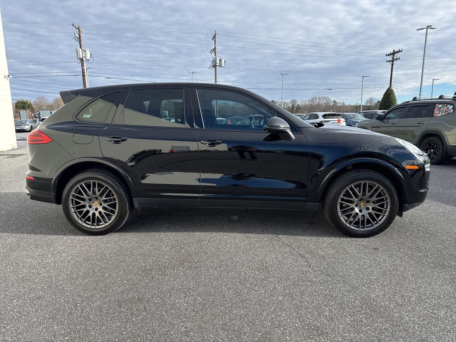 Used 2017 Porsche Cayenne image 9