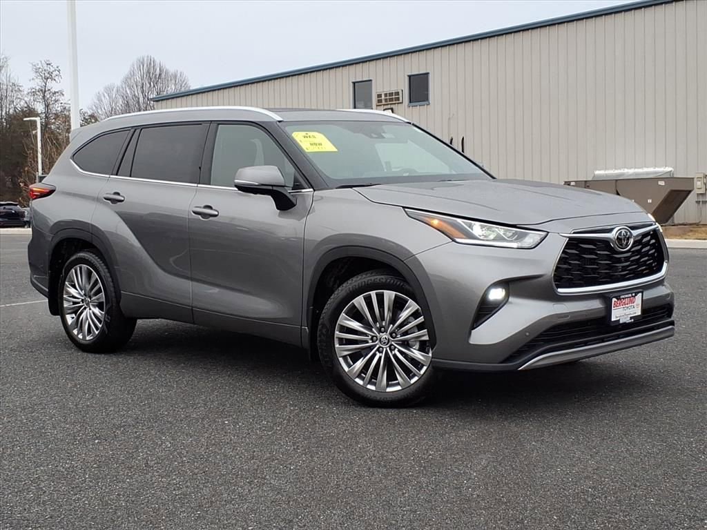 Used 2026 Toyota Highlander Platinum image 2