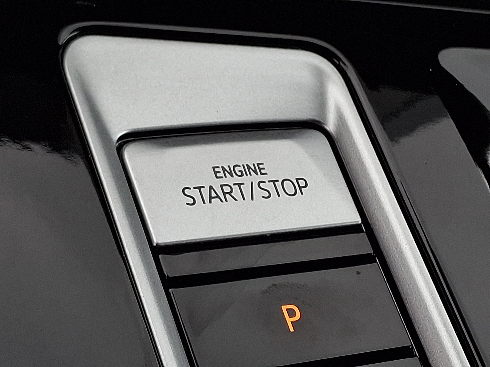 Used 2024 Volkswagen Atlas SE image 24