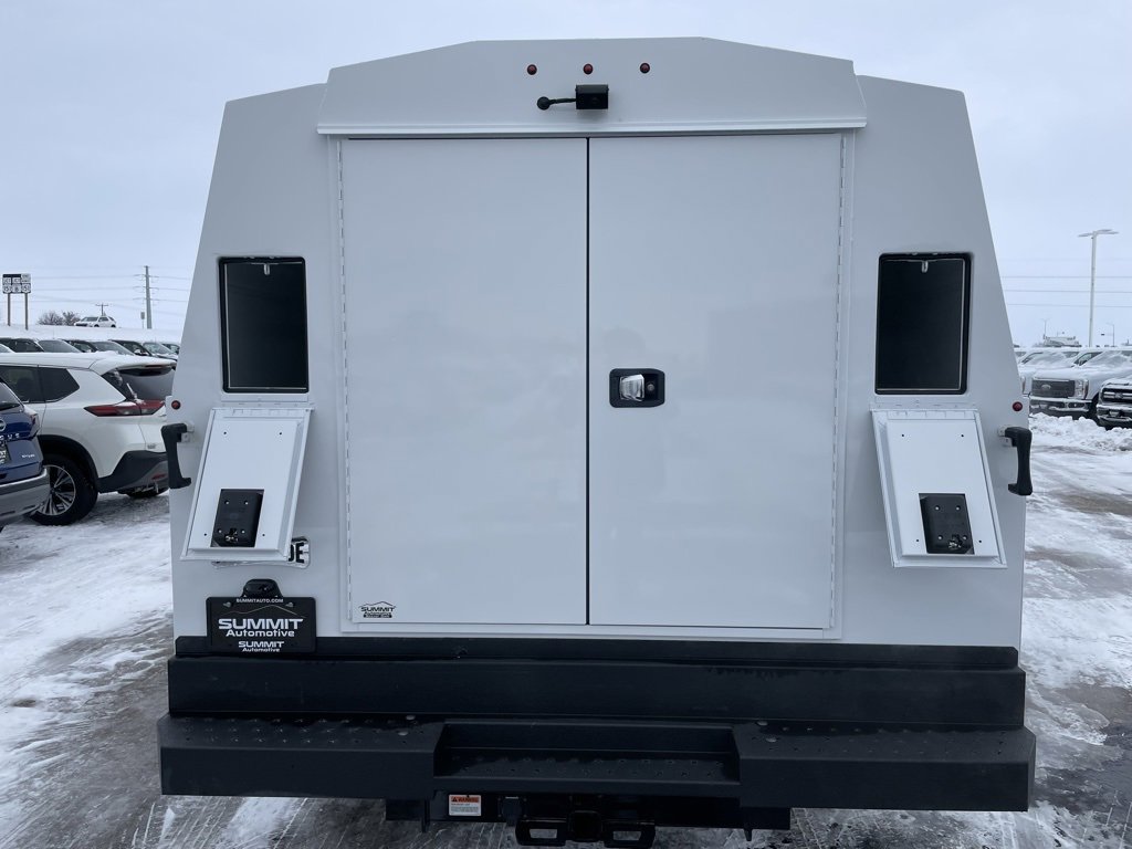 New 2026 Ford F350 XL w/ XL Chrome Package image 32