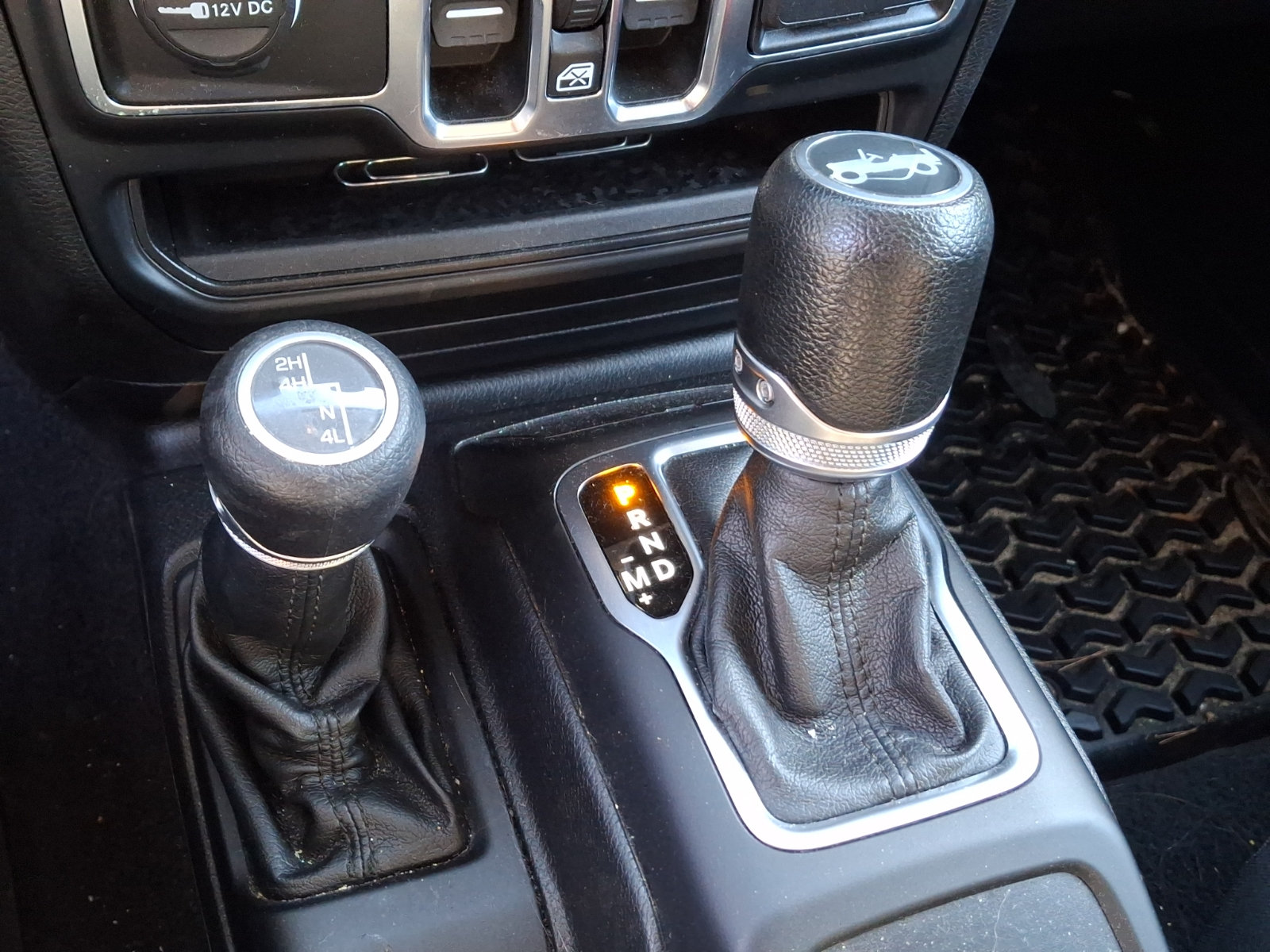 Used 2018 Jeep Wrangler Unlimited Sport S AWD/4WD image 14