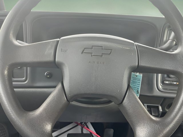 Used 2004 Chevrolet Silverado 2500 W/T RWD image 16