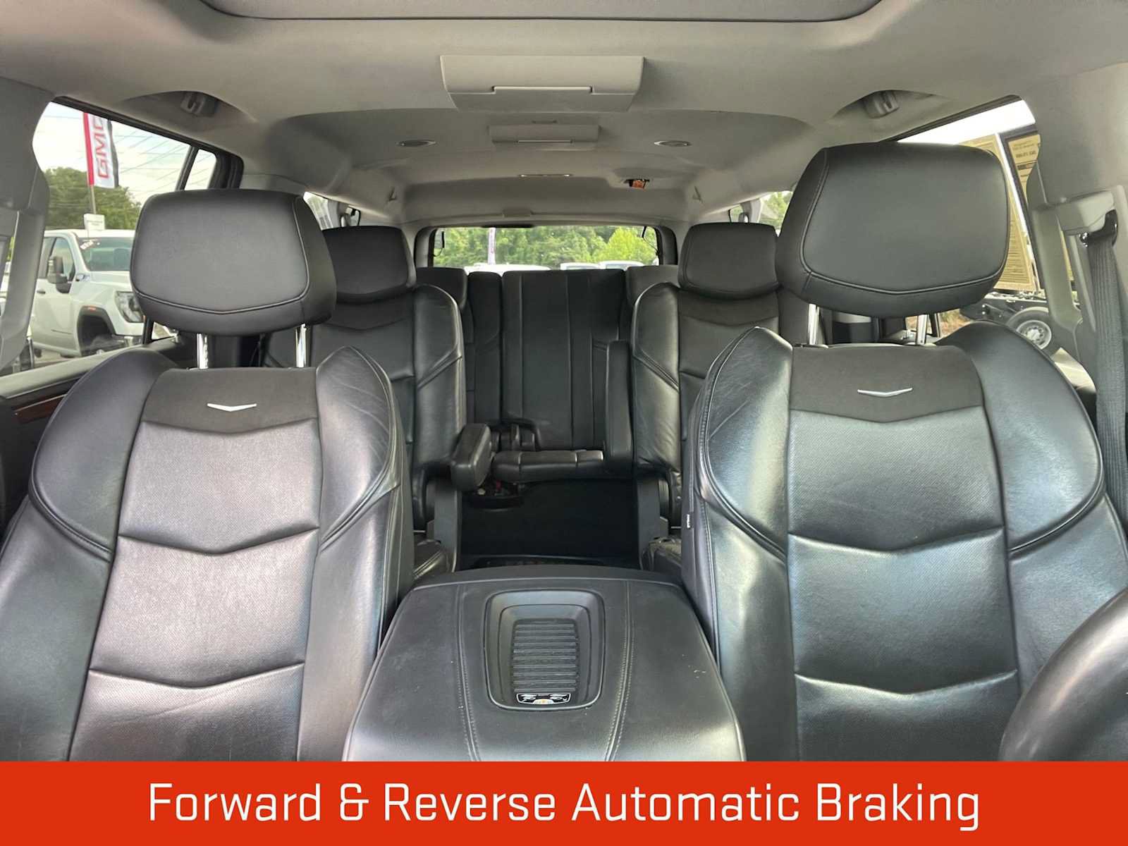 Used 2019 Cadillac Escalade ESV Premium Luxury RWD image 29