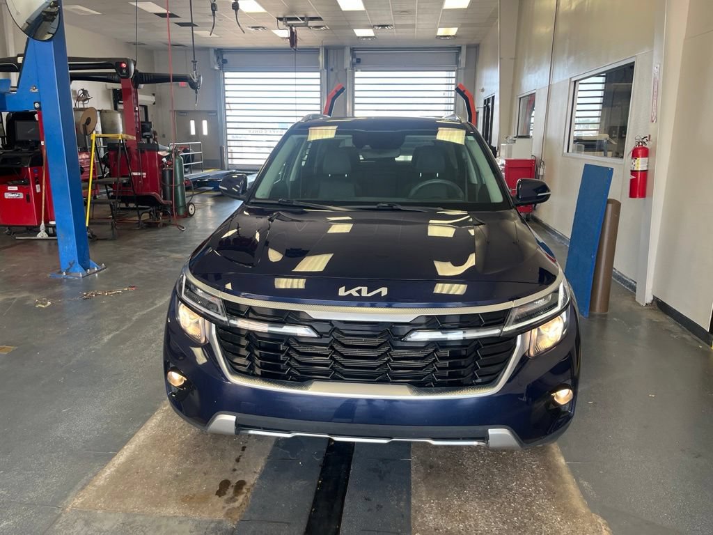Used 2024 Kia Seltos EX AWD/4WD image 10