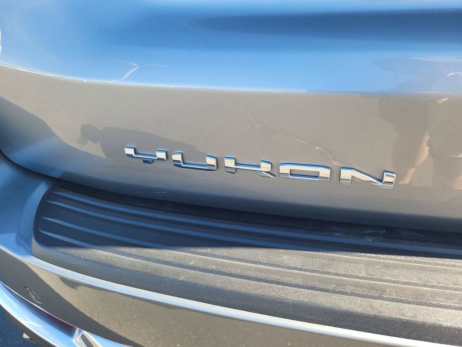 Used 2025 GMC Yukon Denali AWD/4WD image 6