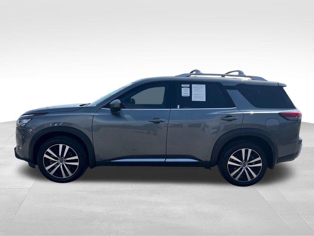 Used 2025 Nissan Pathfinder Platinum w/ Black Appearance Package FWD video 2