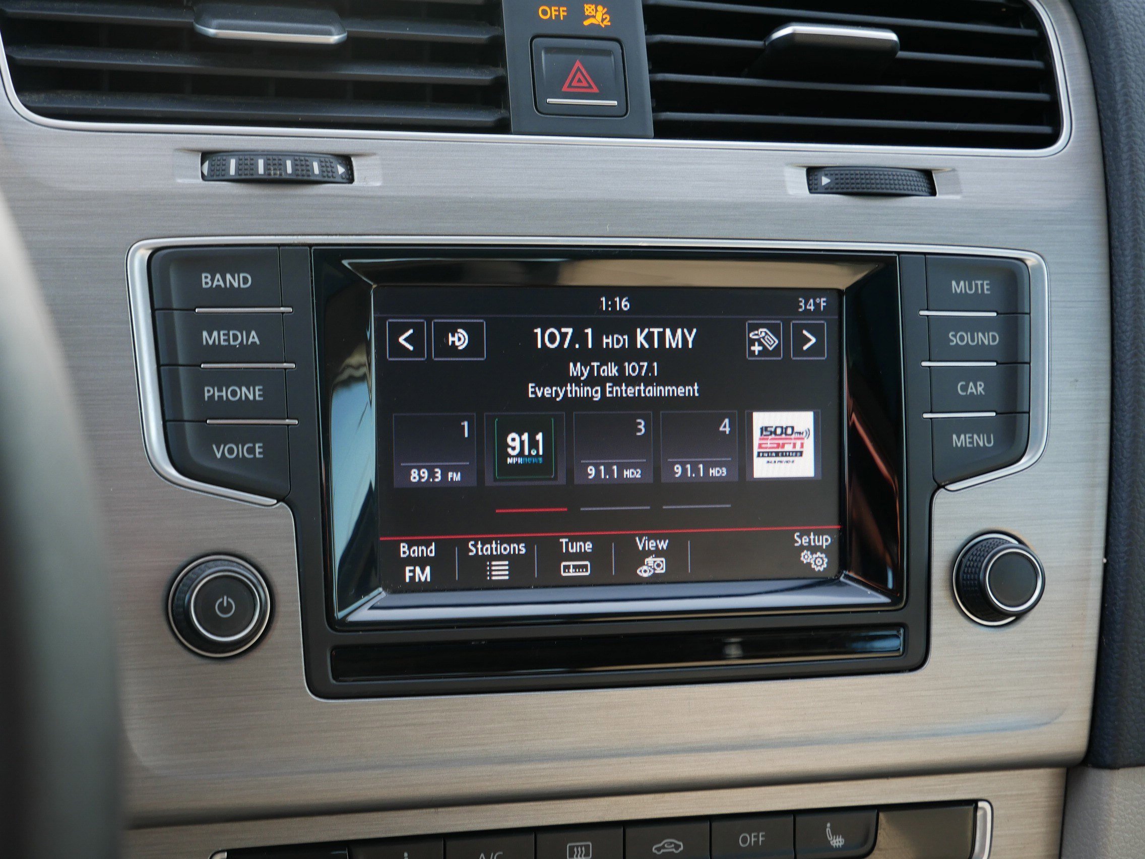 Used 2015 Volkswagen Golf SE image 22