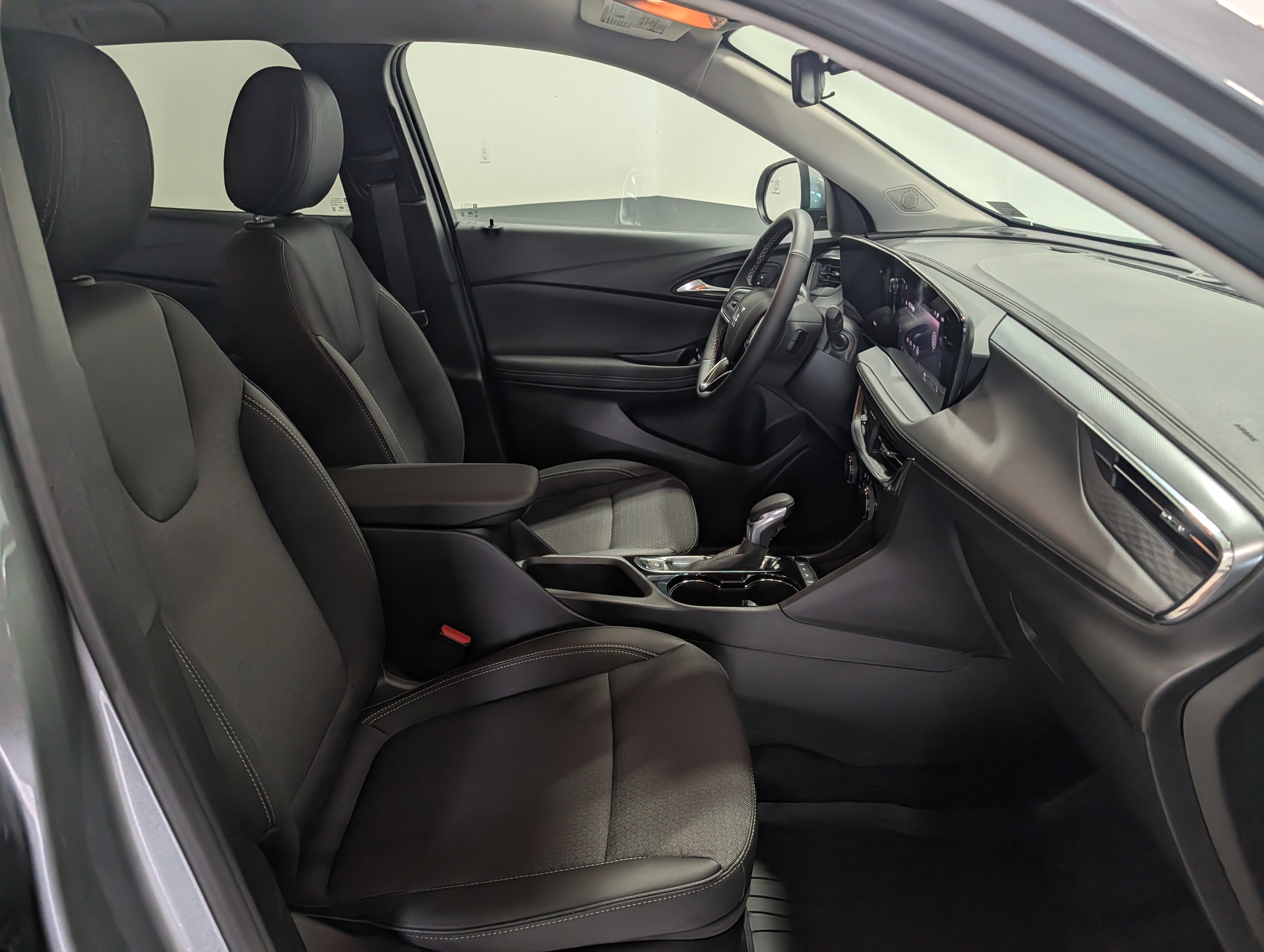 Used 2026 Buick Encore GX Preferred w/ Comfort Package AWD/4WD image 18