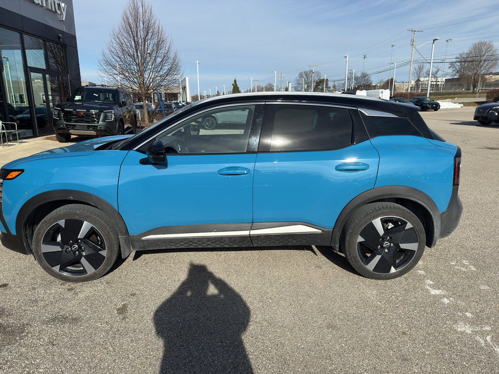 Used 2025 Nissan Kicks SR w/ SR Premium Package image 8