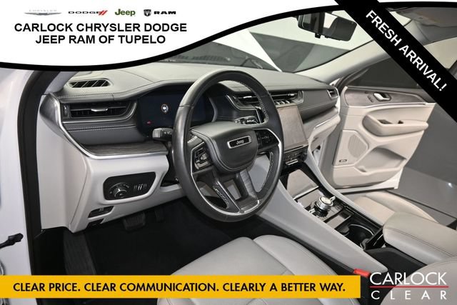Used 2023 Jeep Grand Cherokee Overland w/ Luxury Tech Group IV AWD/4WD image 13