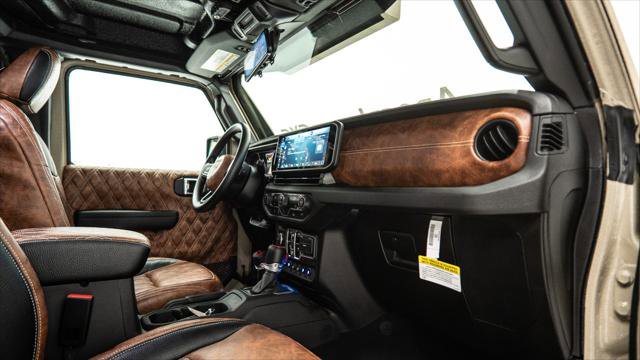 Used 2025 Jeep Gladiator Sport image 39