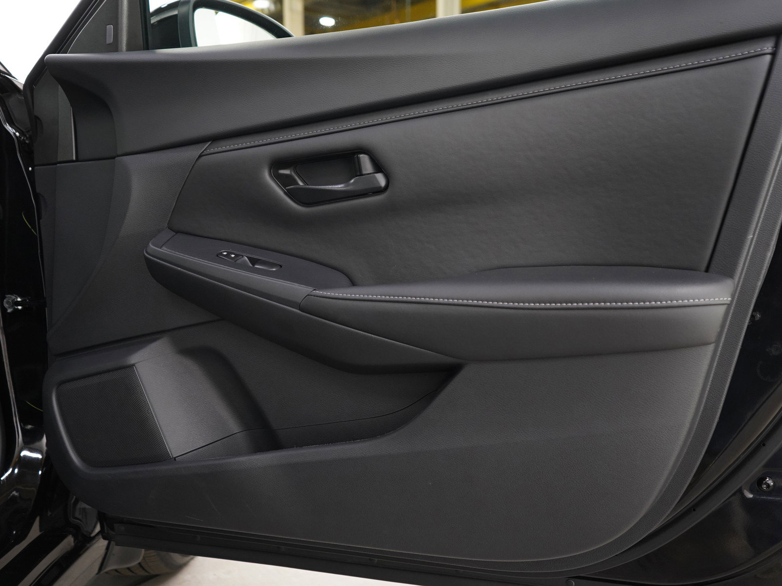Used 2025 Nissan Sentra S FWD image 9
