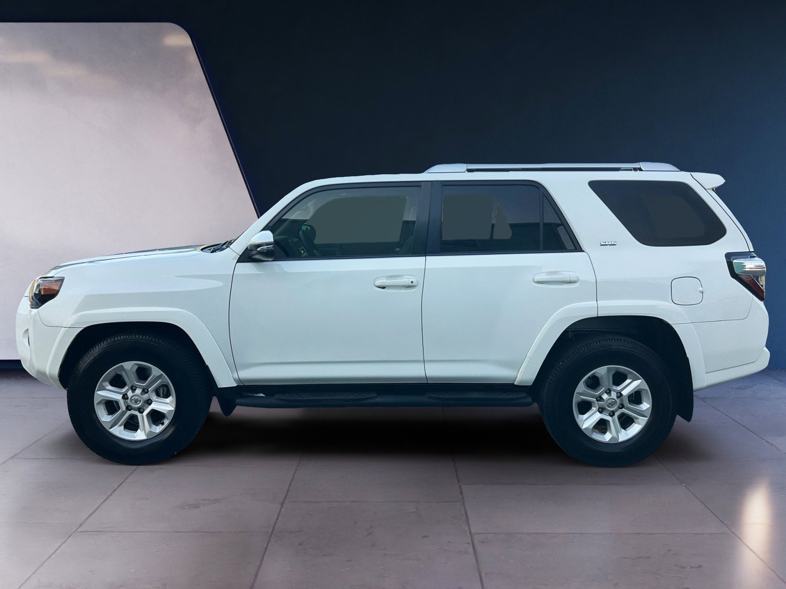 Used 2014 Toyota 4Runner SR5 Premium image 2