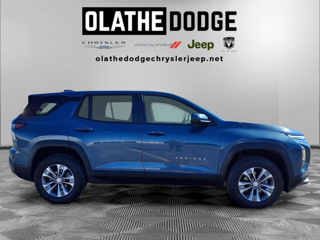 Used 2025 Chevrolet Equinox LT image 30